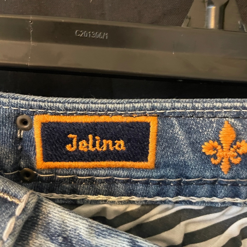 Rock Revival Jelina denim shorts. - Picture 7 of 8
